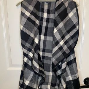 SLEEVELESS SWEATER VEST